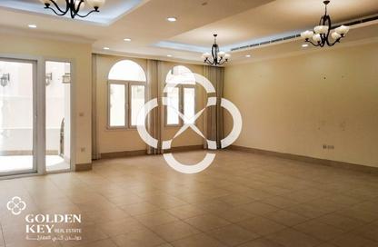 مجمع سكني - 5 غرف نوم - 6 حمامات للايجار في فلل واست باي لاغون - وست باي لاجون - بحيرة وست لاجون - الدوحة