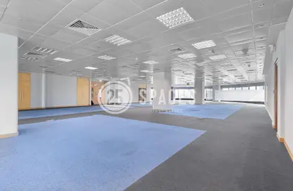 مساحات مكتبية - 2 غرف نوم - 1 حمام للايجار في برج وست باي - الخليج الجنوبي - الخليج الغربي - الدوحة