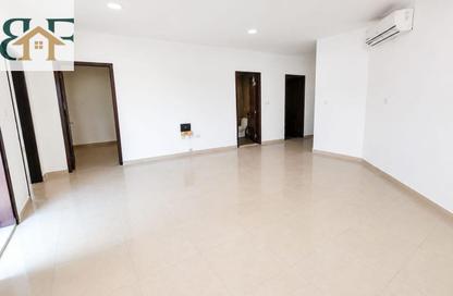 Apartment - 2 Bedrooms - 2 Bathrooms for rent in Umm Ghwailina Comm - Umm Ghuwalina - Umm Ghuwailina - Doha