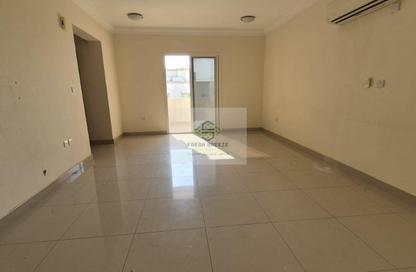 Apartment - 3 Bedrooms - 3 Bathrooms for rent in Umm Ghuwailina 4 - Umm Ghuwailina - Doha