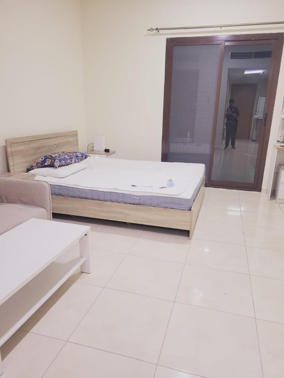 Spacious fully furnished studio apartment in fox
