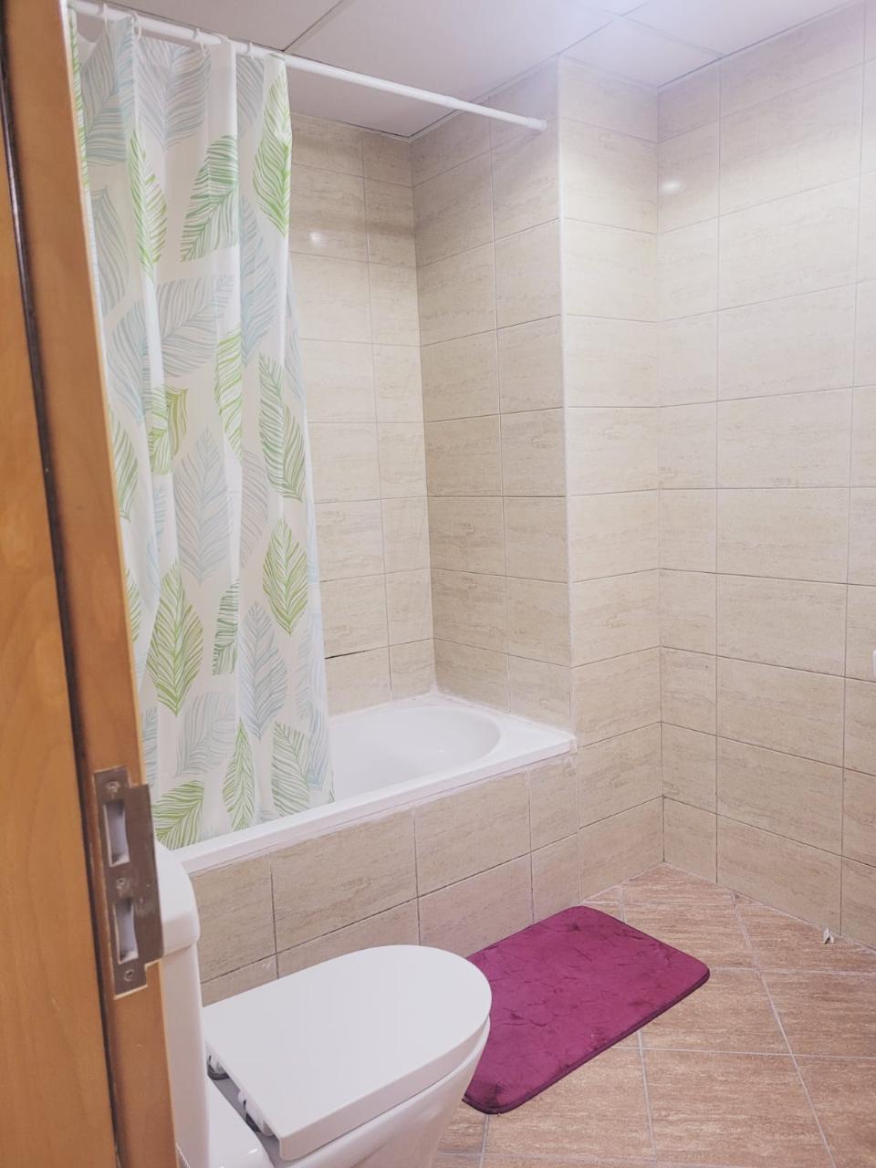 Spacious fully furnished studio apartment in fox thumbnail 12