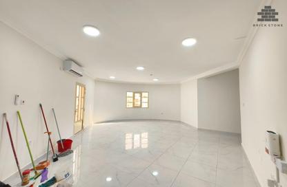 Apartment - 3 Bedrooms - 3 Bathrooms for rent in Muntazah 7 - Al Muntazah - Doha