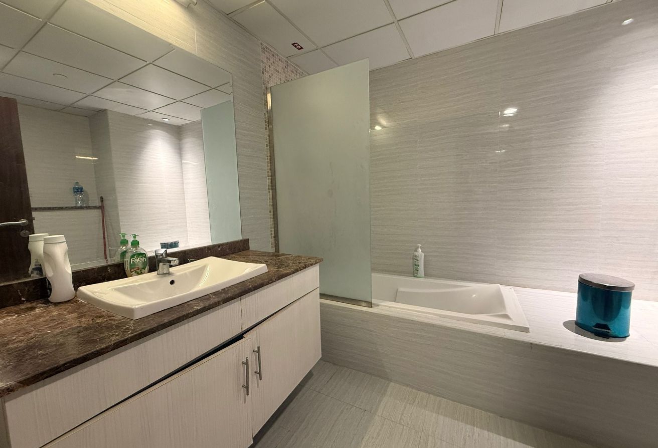 2BHK Fully Furnished Porto Arabia Only 10,000QAR thumbnail 15