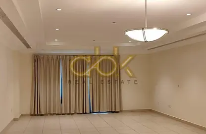 Apartment - 1 Bedroom - 2 Bathrooms for rent in East Porto Drive - Porto Arabia - The Pearl Island - Doha