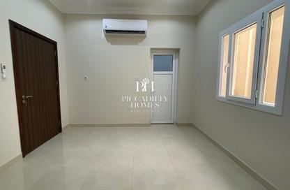 Apartment - 2 Bedrooms - 3 Bathrooms for rent in Al Nasr Street - Al Nasr - Doha