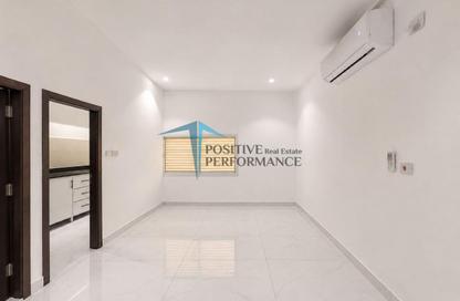 Apartment - Studio - 1 Bathroom for rent in Maamoura Villas - Al Maamoura - Doha