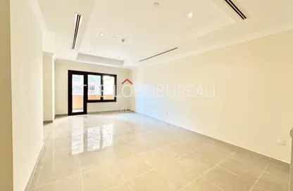 Apartment - 1 Bedroom - 2 Bathrooms for rent in East Porto Drive - Porto Arabia - The Pearl Island - Doha