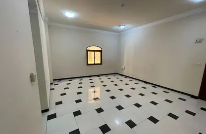 Apartment - 3 Bedrooms - 3 Bathrooms for rent in Al Nasr Street - Al Nasr - Doha Apartment - 3 Bedrooms - 3 Bathrooms for rent in Al Nasr Street - Al Nasr - Doha