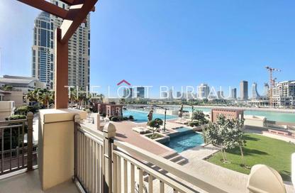 Townhouse - 2 Bedrooms - 3 Bathrooms for rent in Abraj Bay - Abraj Quartiers - The Pearl Island - Doha