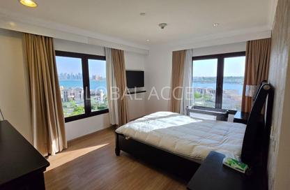 Apartment - 2 Bedrooms - 3 Bathrooms for sale in Tower 4 - Porto Arabia - The Pearl Island - Doha