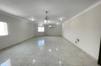 Apartment - 3 Bedrooms - 3 Bathrooms for rent in Anas Street - Fereej Bin Mahmoud North - Fereej Bin Mahmoud - Doha