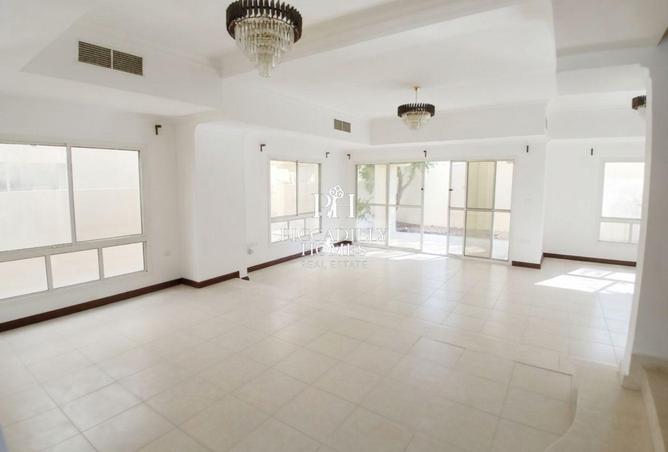 60723853 - Property Main Image