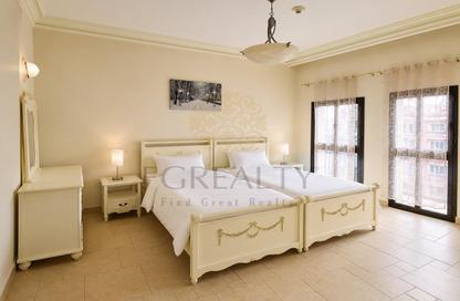 Apartment - 1 - 2 for sale in Carnaval - Qanat Quartier - The Pearl Island - Doha