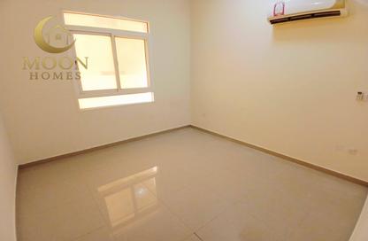 Apartment - 2 Bedrooms - 2 Bathrooms for rent in Al Mansoura - Al Mansoura - Doha