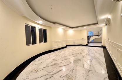 Villa - 5 - 5 for rent in Wadi Al Shaheeniya Street - Ain Khaled - Doha