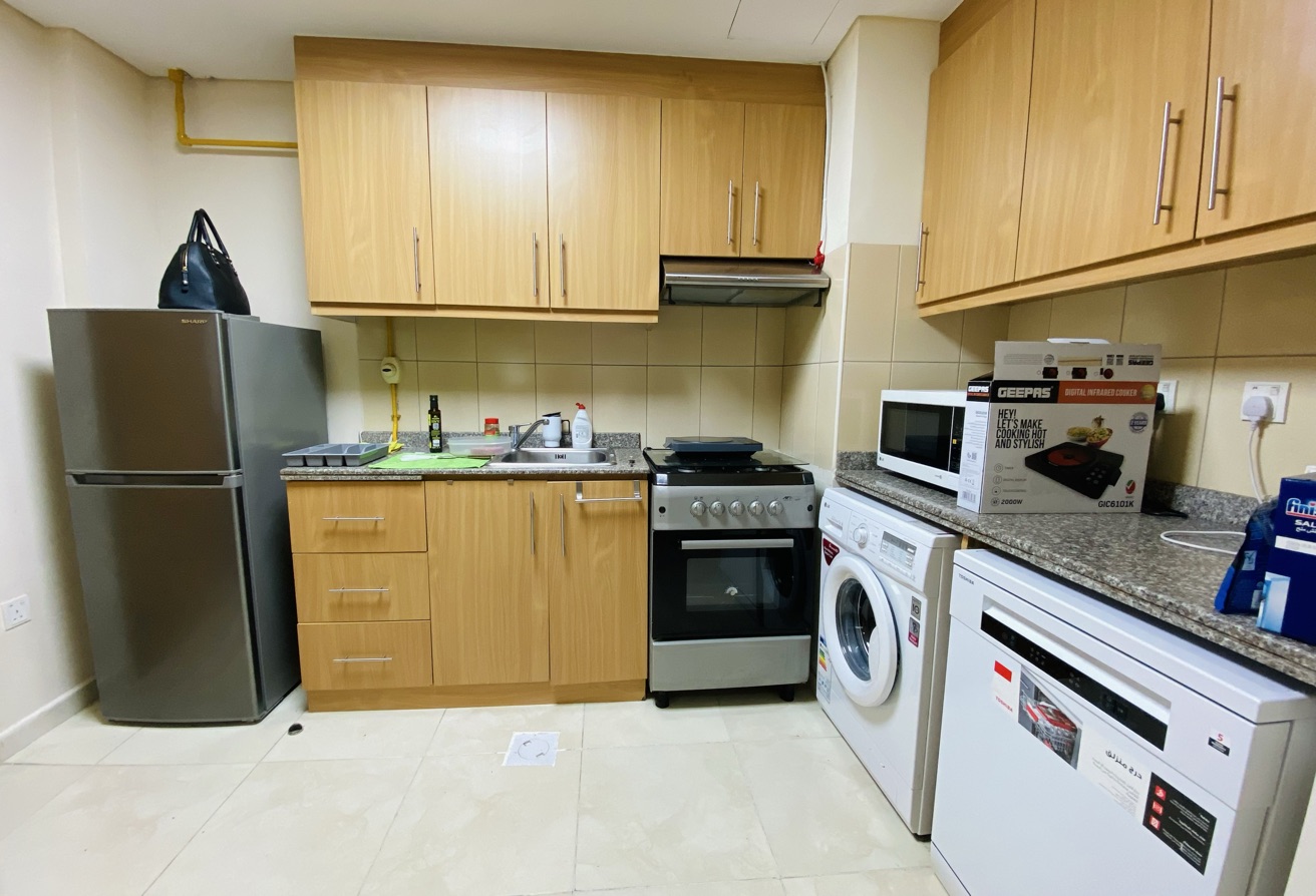 Furnished Studio | All-Inclusive | Fox Hills thumbnail 6