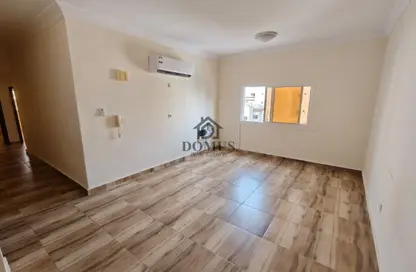 Apartment - 3 Bedrooms - 3 Bathrooms for rent in Anas Street - Fereej Bin Mahmoud North - Fereej Bin Mahmoud - Doha