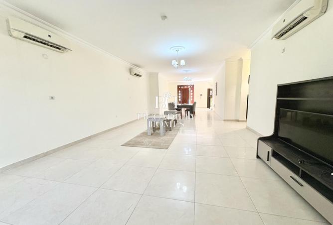 55583405 - Property Image 3