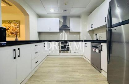 Apartment - 1 Bedroom - 2 Bathrooms for rent in West Porto Drive - Porto Arabia - The Pearl Island - Doha