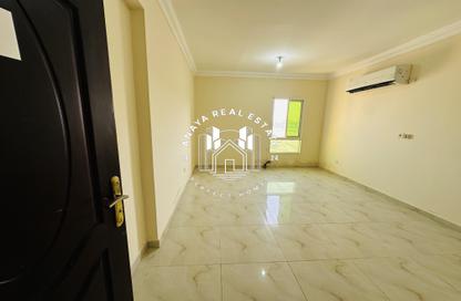 مجمع سكني - 1 حمام للايجار في فلل النجمة - جنوب مويثر - منطقة مويثر - الدوحة