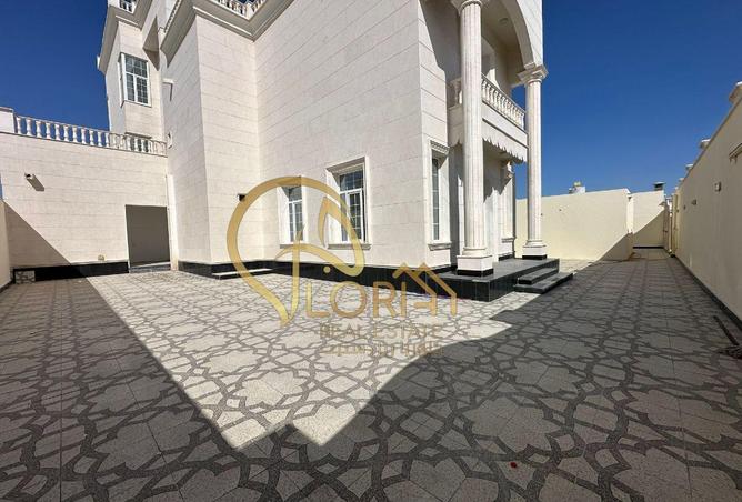 999989 - Property Image 3