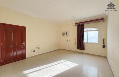 Apartment - 2 Bedrooms - 2 Bathrooms for rent in Muntazah 13 - Al Muntazah - Doha