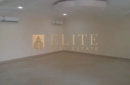 فيلا - 4 غرف نوم - 4 حمامات للايجار في شارع  بو هامو - أبو هامور - الدوحة