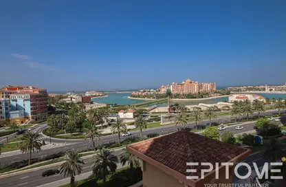 Apartment - 2 Bedrooms - 3 Bathrooms for rent in West Porto Drive - Porto Arabia - The Pearl Island - Doha
