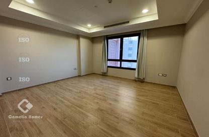 Apartment - 2 Bedrooms - 3 Bathrooms for rent in East Porto Drive - Porto Arabia - The Pearl Island - Doha