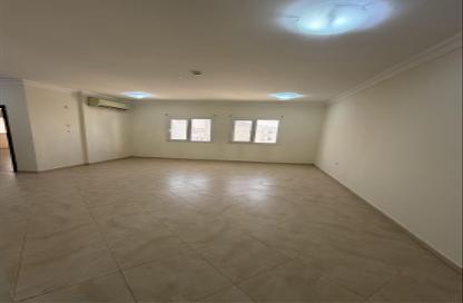 Apartment - 2 Bedrooms - 2 Bathrooms for rent in Al Muntazah Street - Al Muntazah - Doha