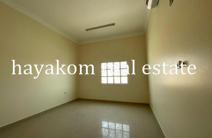 Compound - 6 Bedrooms - 4 Bathrooms for rent in Al Duhail - Al Duhail - Doha
