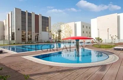 مجمع سكني - 3 غرف نوم - 4 حمامات للايجار في شارع الدانة - مريخ - المريخ - الدوحة