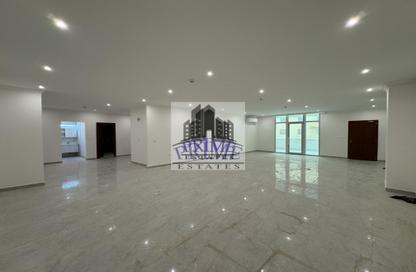 Apartment - 2 Bedrooms - 3 Bathrooms for rent in Al Sadd Road - Al Sadd - Doha