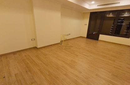 Apartment - 2 Bedrooms - 3 Bathrooms for rent in East Porto Drive - Porto Arabia - The Pearl Island - Doha Apartment - 2 Bedrooms - 3 Bathrooms for rent in East Porto Drive - Porto Arabia - The Pearl Island - Doha