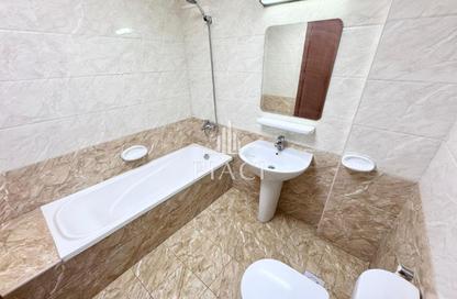 Apartment - 2 Bedrooms - 3 Bathrooms for rent in Muntazah 7 - Al Muntazah - Doha