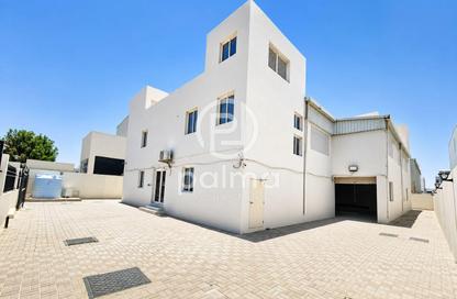 Warehouse - Studio - 5 Bathrooms for rent in East Industrial Street - Birkat Al Awamer - Al Wakra