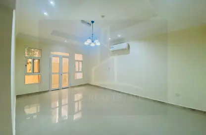 Apartment - 4 Bedrooms - 4 Bathrooms for rent in Wadi Al Markh - Muraikh - AlMuraikh - Doha