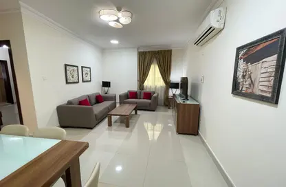 Apartment - 2 Bedrooms - 2 Bathrooms for rent in Umm Ghwailina Comm - Umm Ghuwalina - Umm Ghuwailina - Doha