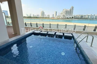 Villa - 5 Bedrooms - 6 Bathrooms for rent in Abraj Bay - Abraj Quartiers - The Pearl Island - Doha