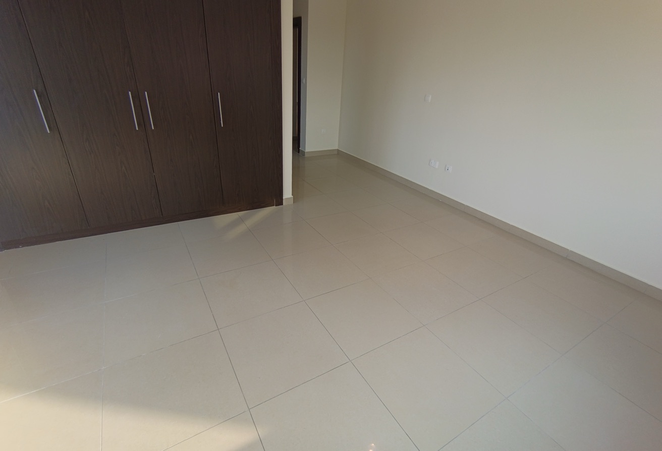 KEMPINSKI VIEW | SEMI FURNISHED 2BHK | ONLY 11k thumbnail 8
