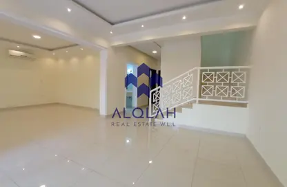 فيلا - 5 غرف نوم - 5 حمامات للايجار في مريخ - المريخ - الدوحة