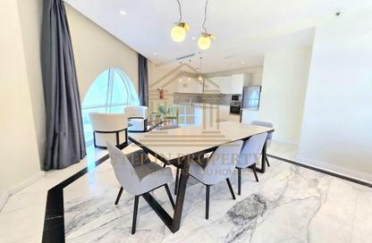 Apartment - 2 Bedrooms - 5 Bathrooms for rent in Viva West - Viva Bahriyah - The Pearl Island - Doha