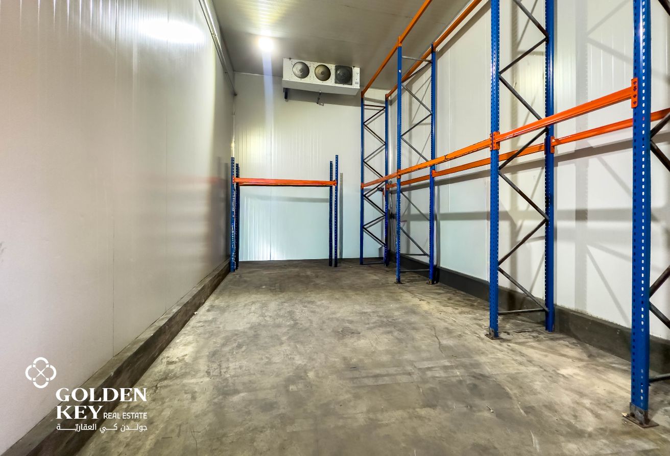 Cold Storage Warehouse for RentꟷAll Bills Included