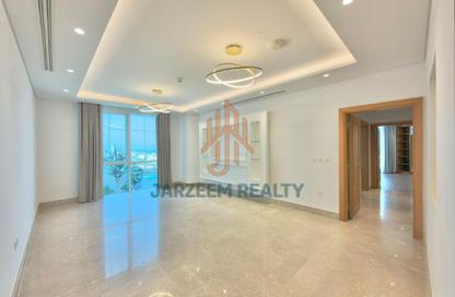 Apartment - 2 Bedrooms - 2 Bathrooms for rent in The Garden - Floresta Gardens - The Pearl Island - Doha