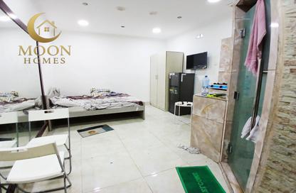Apartment - Studio - 1 Bathroom for rent in Umm Ghuwailina 4 - Umm Ghuwailina - Doha