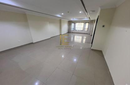 Apartment - 1 Bedroom - 2 Bathrooms for rent in West Porto Drive - Porto Arabia - The Pearl Island - Doha Apartment - 1 Bedroom - 2 Bathrooms for rent in West Porto Drive - Porto Arabia - The Pearl Island - Doha