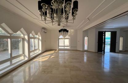 Villa - 4 Bedrooms - 6 Bathrooms for rent in Al Dafna - Al Dafna - Doha