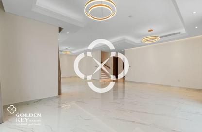 Villa - 5 Bedrooms - 6 Bathrooms for rent in The Garden - Floresta Gardens - The Pearl Island - Doha