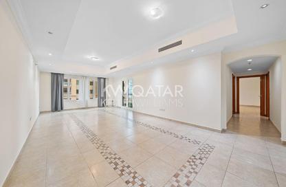 Apartment - 2 Bedrooms - 3 Bathrooms for rent in West Porto Drive - Porto Arabia - The Pearl Island - Doha